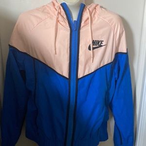 Womens Nike, windbreaker/jacket.